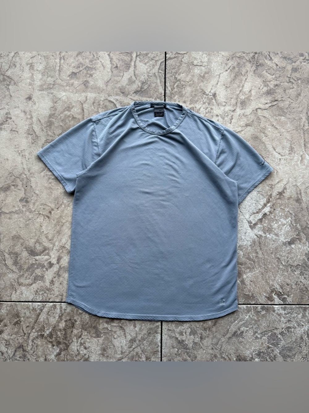Vintage 00s Nike Sphere Grey Textured Performance T-Shirt
